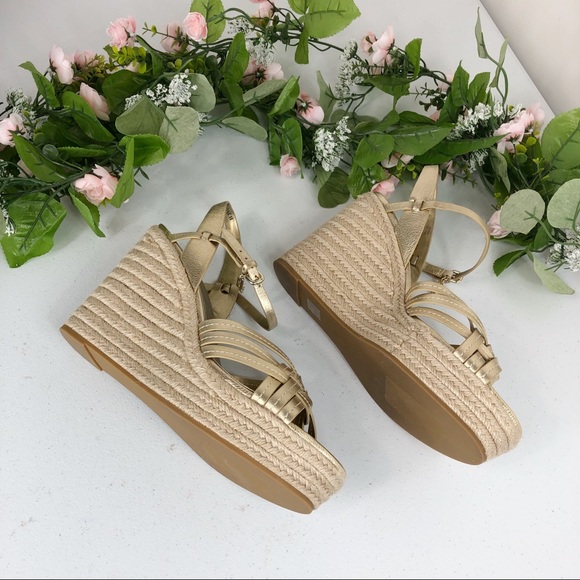 New Coach Wedge Heel Gold size 10B (Box P) - Picture 2 of 8